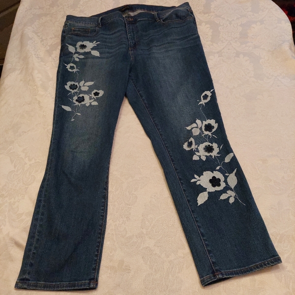 Ann Taylor skinny crop floral print with fabric flowers denim jeans. Size 18 - Picture 2 of 10